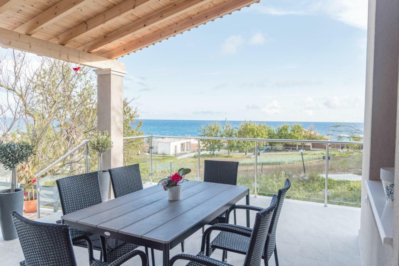 Villa Aelia Gardeno Vitaládes Екстериор снимка
